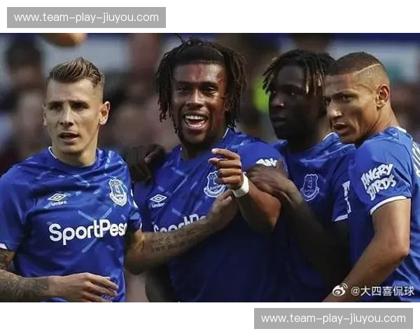 圣詹士公园的荣耀与遗恨:纽卡斯尔与埃弗顿的恩怨情仇